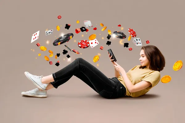 Một cô gái trong bộ váy xanh sang trọng đứng cạnh vòng roulette, gợi lên bầu không khí casino cao cấp của QWE123.